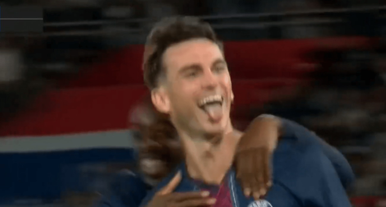 Ο Φαμπιάν Ρουίθ πανηγυρίζει το γκολ που πέτυχε / Πηγή: Screenshot