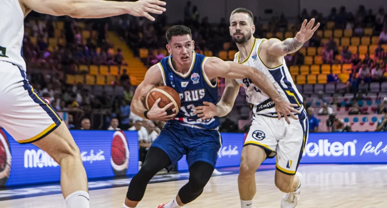 Ο Φίλιππος Τίγκας στο παιχνίδι της Κύπρου, Πηγή; FIBA