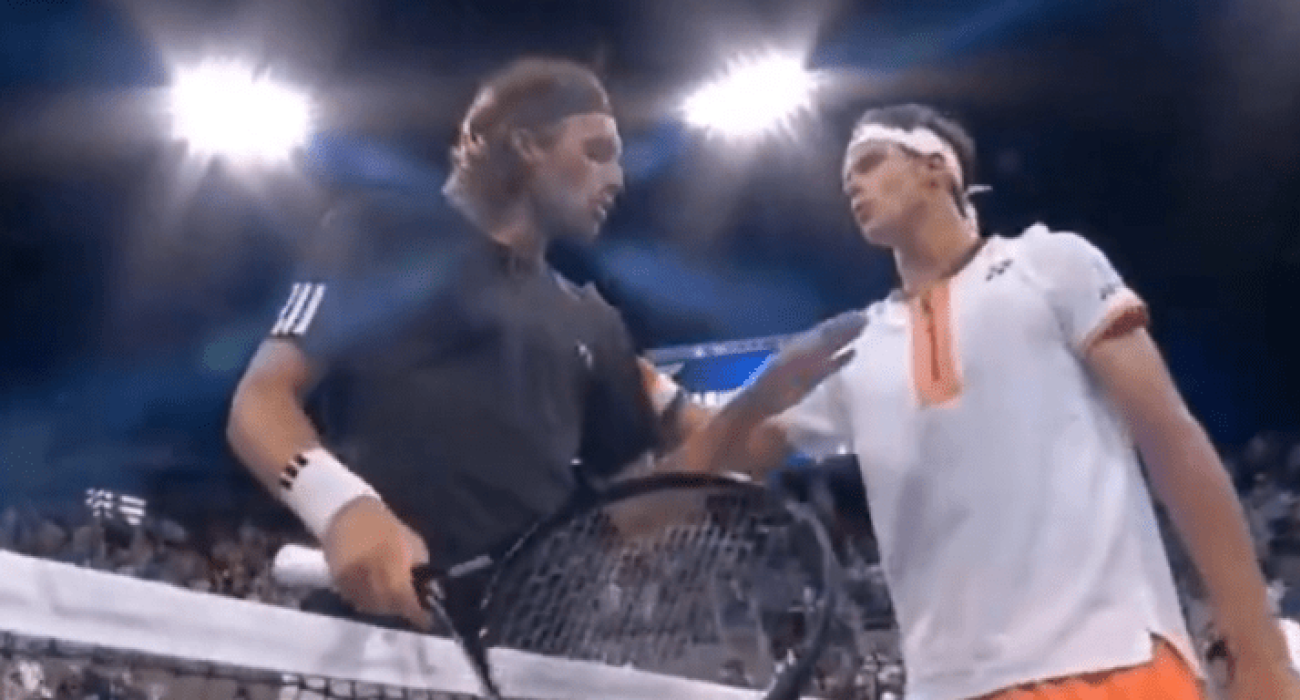 Στιγμιότυπο από την αντιπαράθεση του Τσιτσιπά με τον Αλτμάιερ/Screenshot