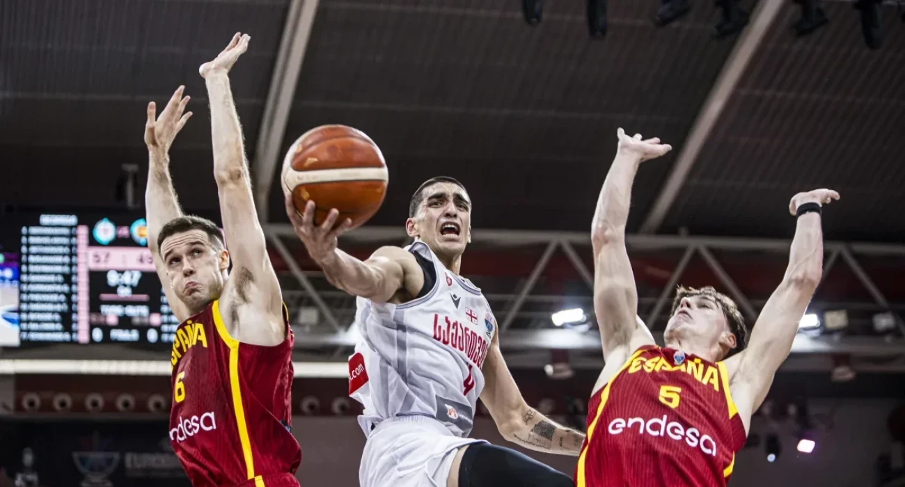 Στιγμιότυπο από τη σπουδαία νίκη της Γεωργίας κόντρα στην Ισπανία / Πηγή: FIBA