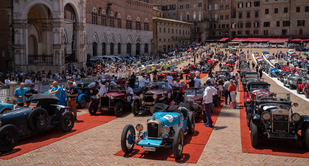 Το 1000 Miglia Experience Greece ξεκίνησε από την Ακρόπολη