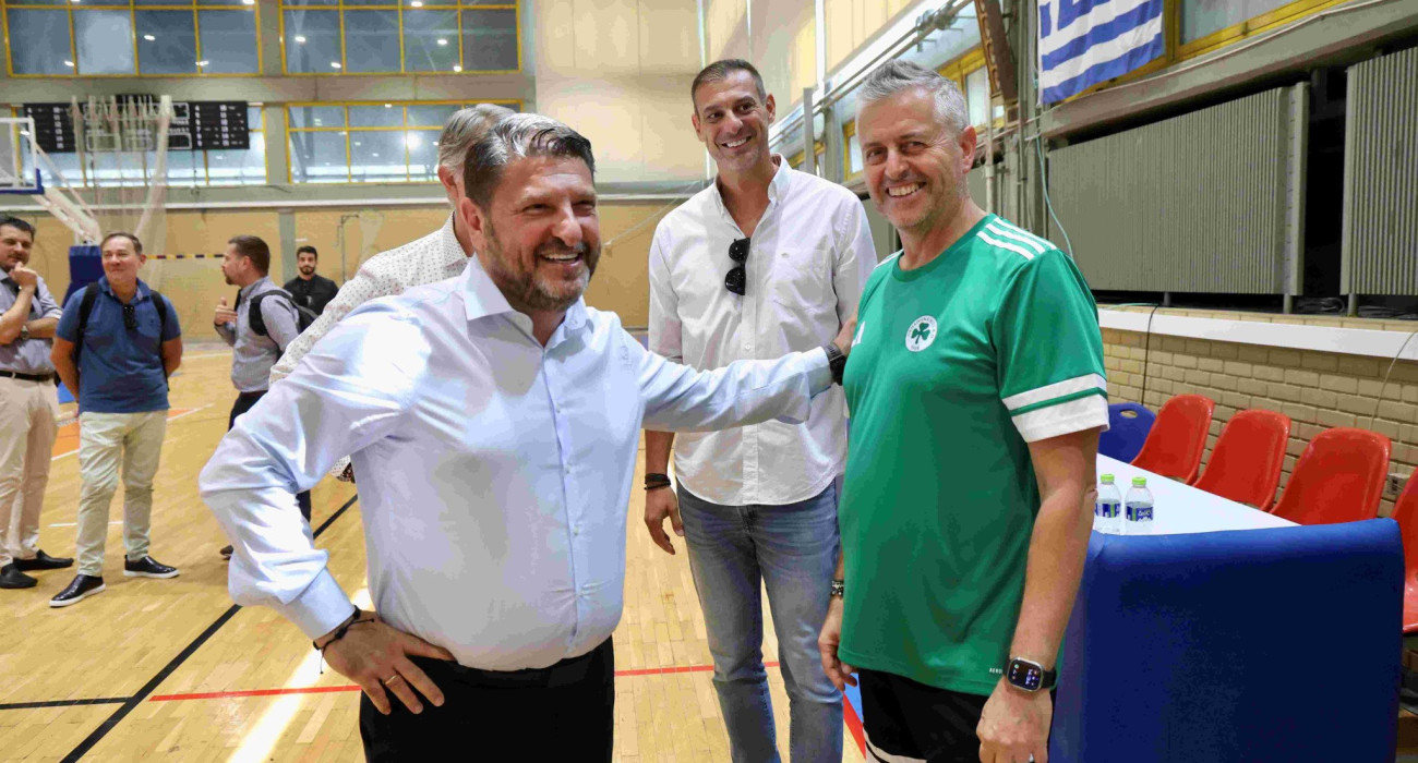 Ο Περιφερειάρχης Νίκος Χαρδαλιάς στην επίσκεψή του στο κλειστό Μετς / Πηγή: Intime