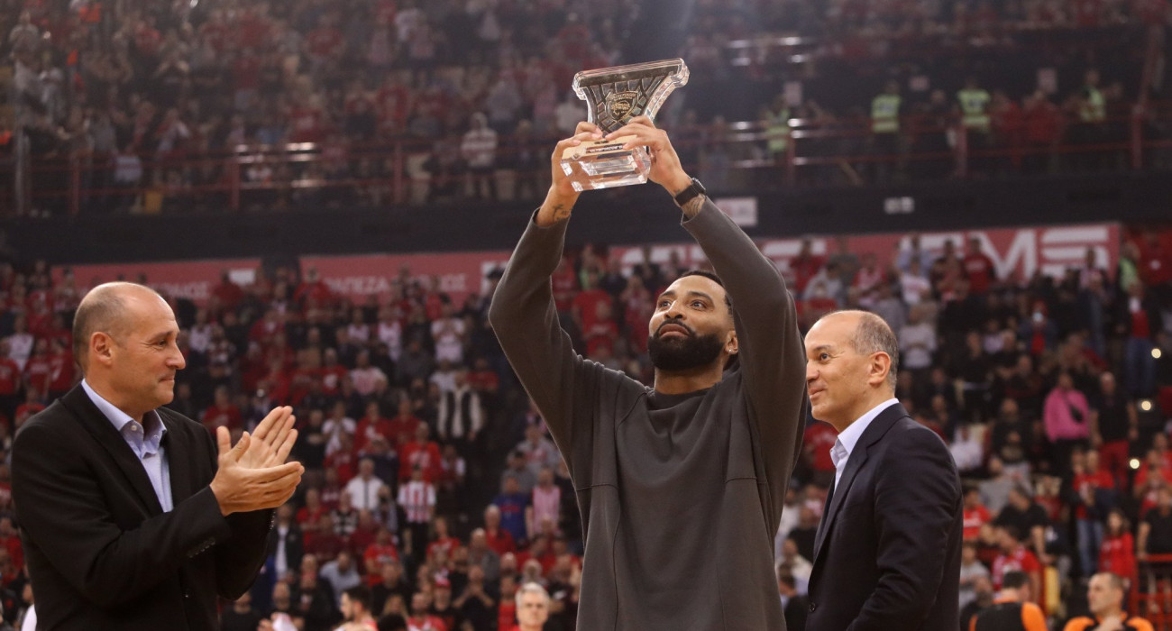 Ο Έισι Λο με τον Ολυμπιακό / Πηγή: Eurokinissi