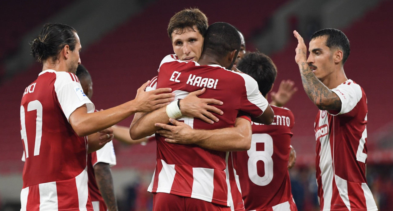 Οι παίκτες του Ολυμπιακού πανηγυρίζουν στο παιχνίδι με τον Αστέρα AKTOR / Πηγή: Eurokinissi