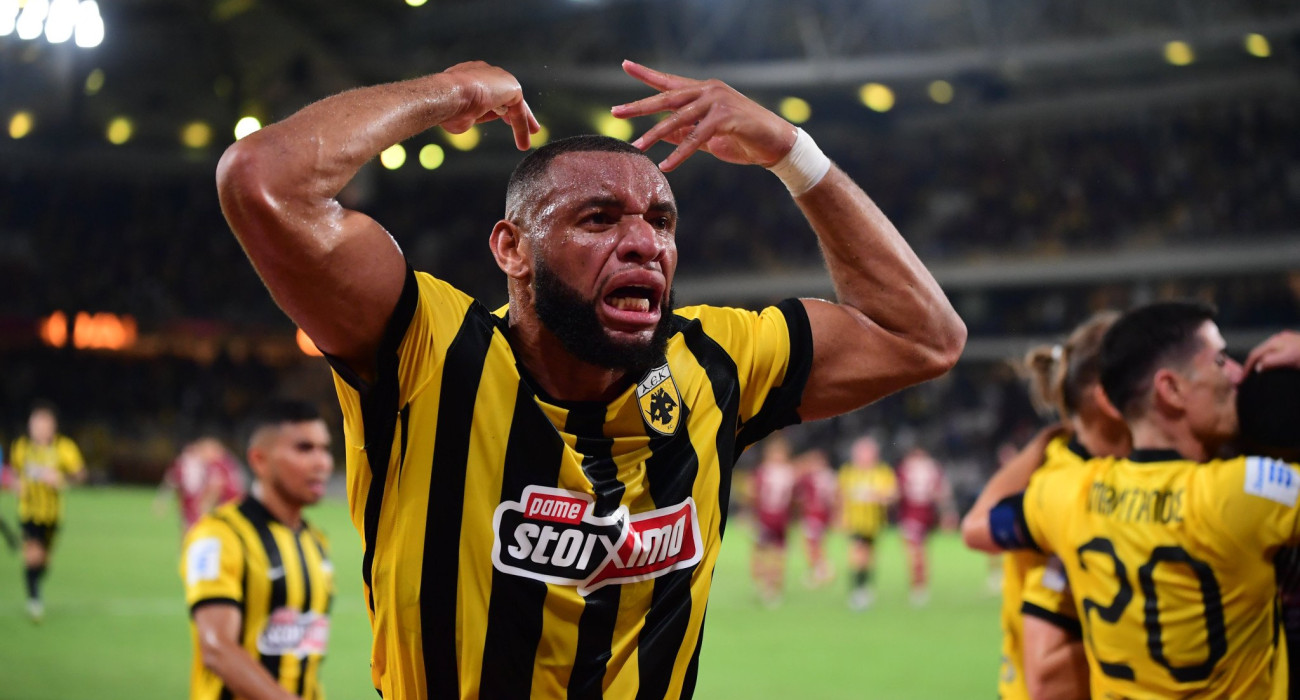 Ο Αρόλντ Μουκουντί με την ΑΕΚ / Πηγή: Eurokinissi