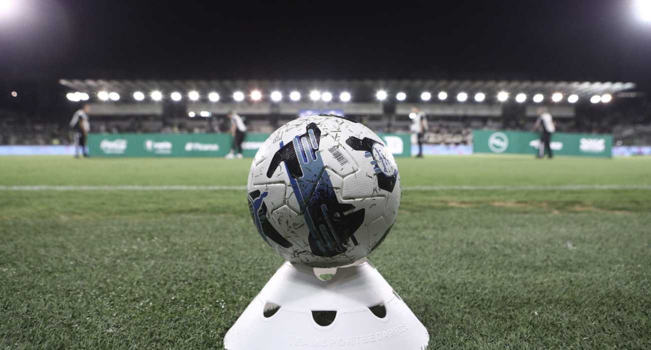 Η μπάλα της Stoiximan Super League / Πηγή: Eurokinissi