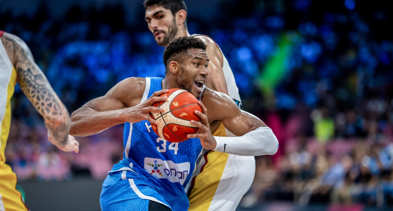 Ο Γιάννης Αντετοκούνμπο στο ματς με αντίπαλο την Ισπανία - Πηγή: FIBA