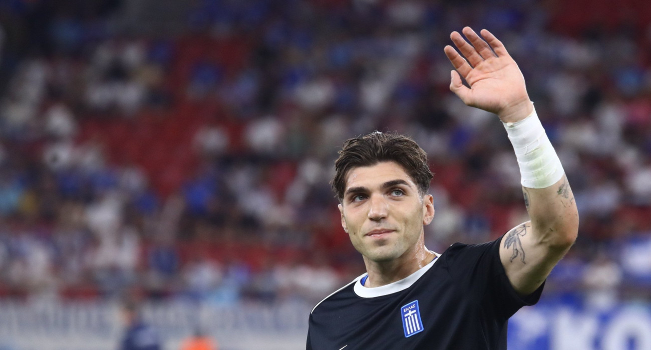 Ο Χρήστος Μανδάς με την φανέλα της εθνικής ομάδας / Πηγή: Eurokinissi