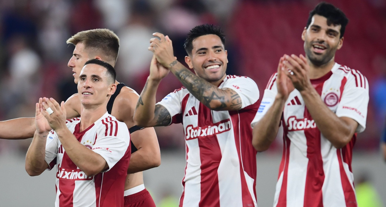 Ποντένσε, Ορτέγκα και Ταρέμι πανηγυρίζουν το 5-0 επί των Σερρών / Πηγή: Eurokinissi