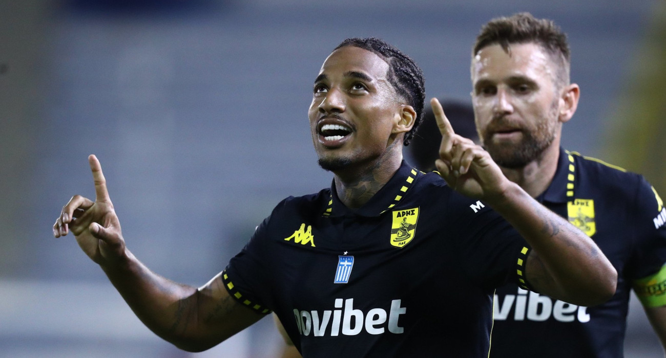 Ο Ντούντου πανηγυρίζει το γκολ με τον Ατρ΄όμητο/ Πηγή: Eurokonissi