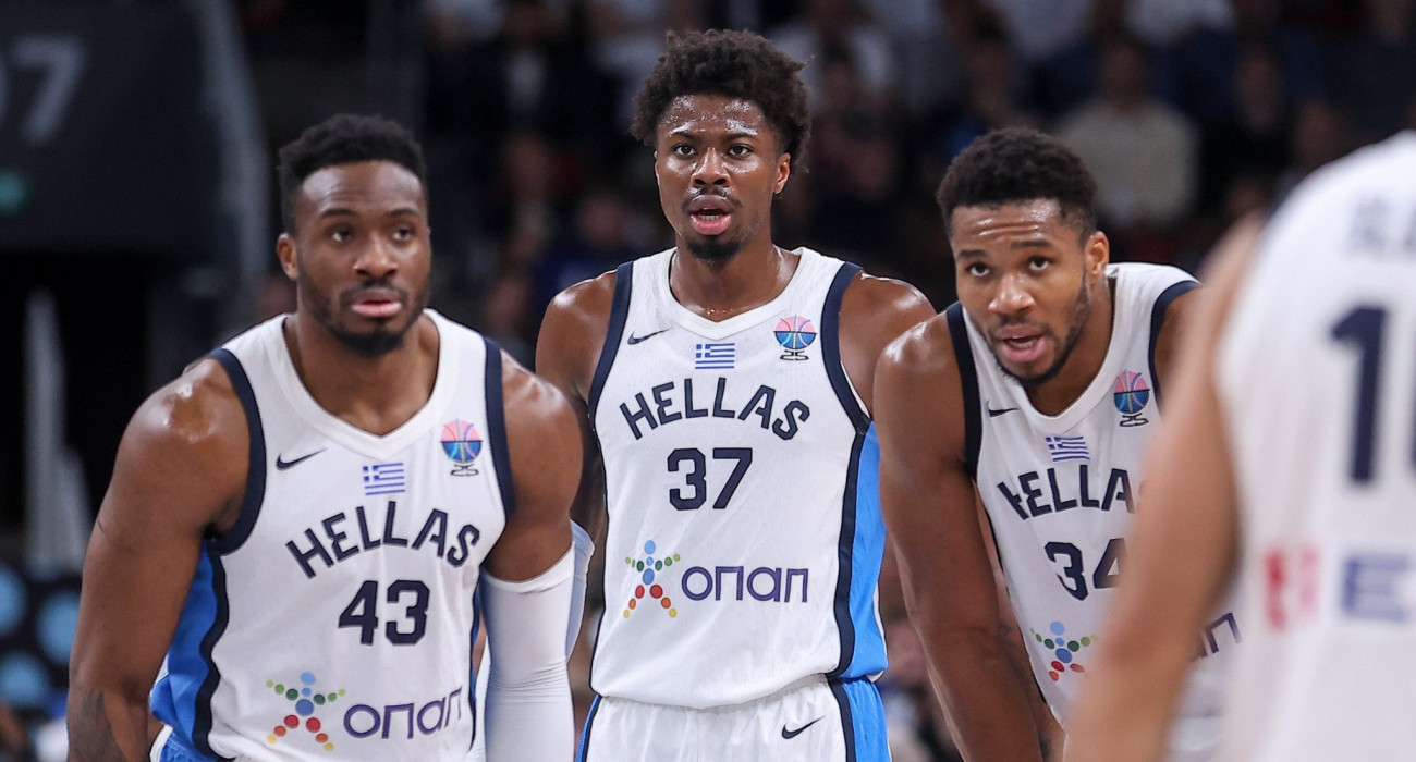 Ο Θανάσης, ο Κώστας και ο Γιάννης Αντετοκούνμπο/Πηγή: Eurokinissi