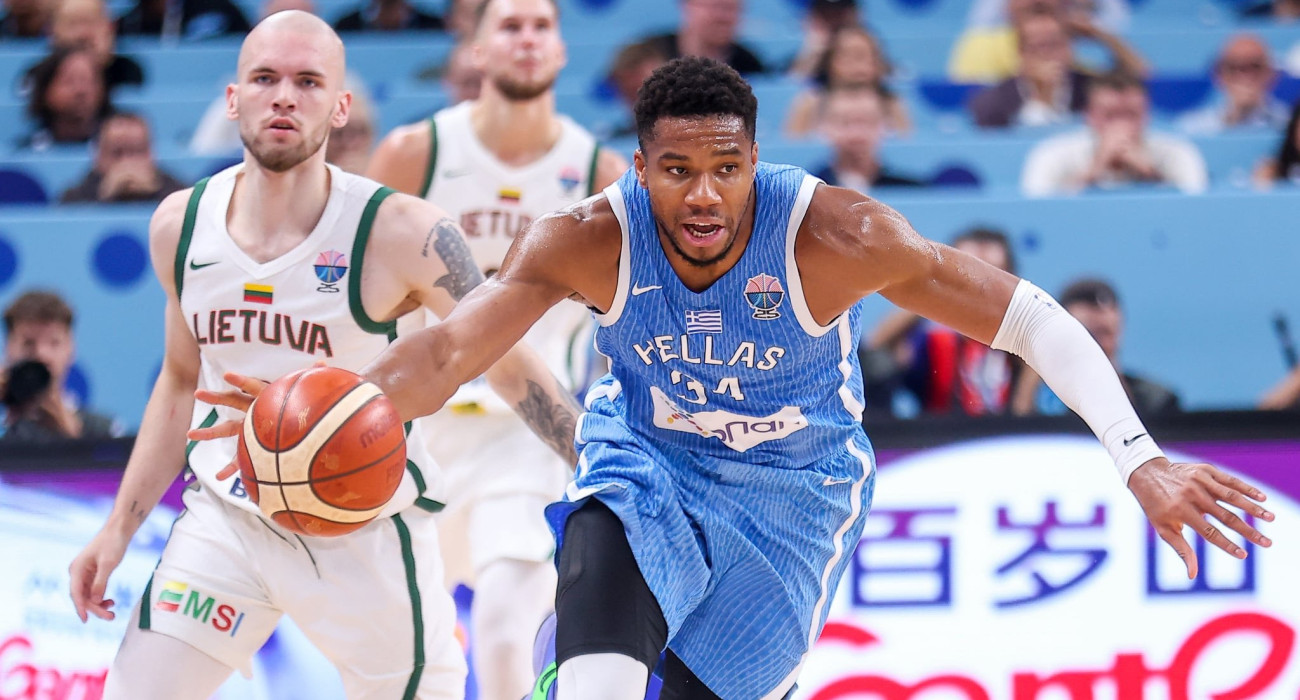 Ο Γιάνννης Αντετοκούνμπο κόντρα στη Λιθουανία - Πηγή: Eurokinissi