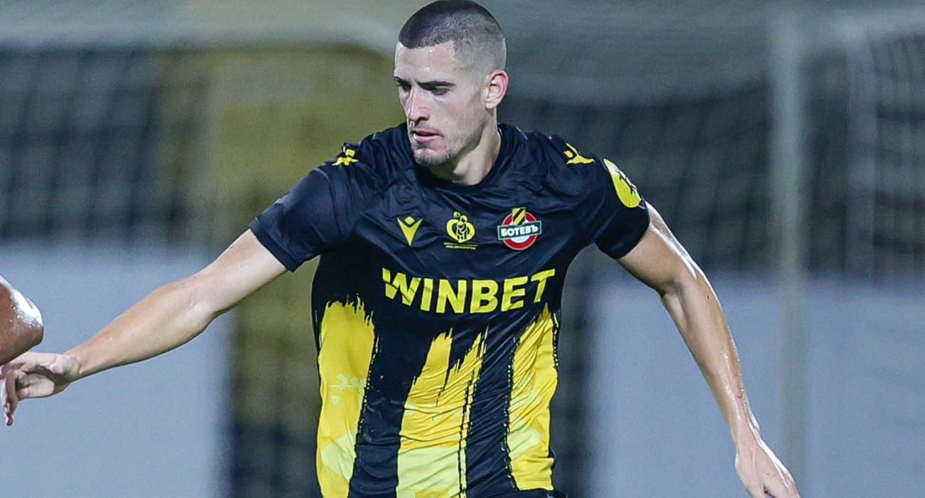 Ο Αλέξα Μάρας με τη φανέλα της Μπότεβ Πλόντβιβ / Πηγή: Imago