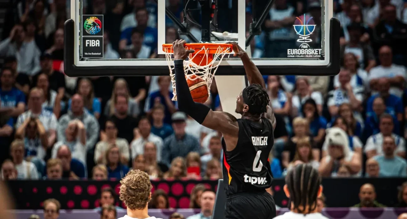 Ο Άιζακ Μπόνγκα σε στιγμιότυπο του Γερμανία - Φινλανδία, Πηγή: FIBA