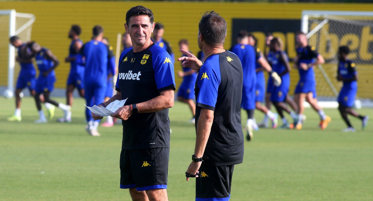 Ο Μανόλο Χιμένεθ στην προπόνηση του Άρη/ Πηγή: Intime