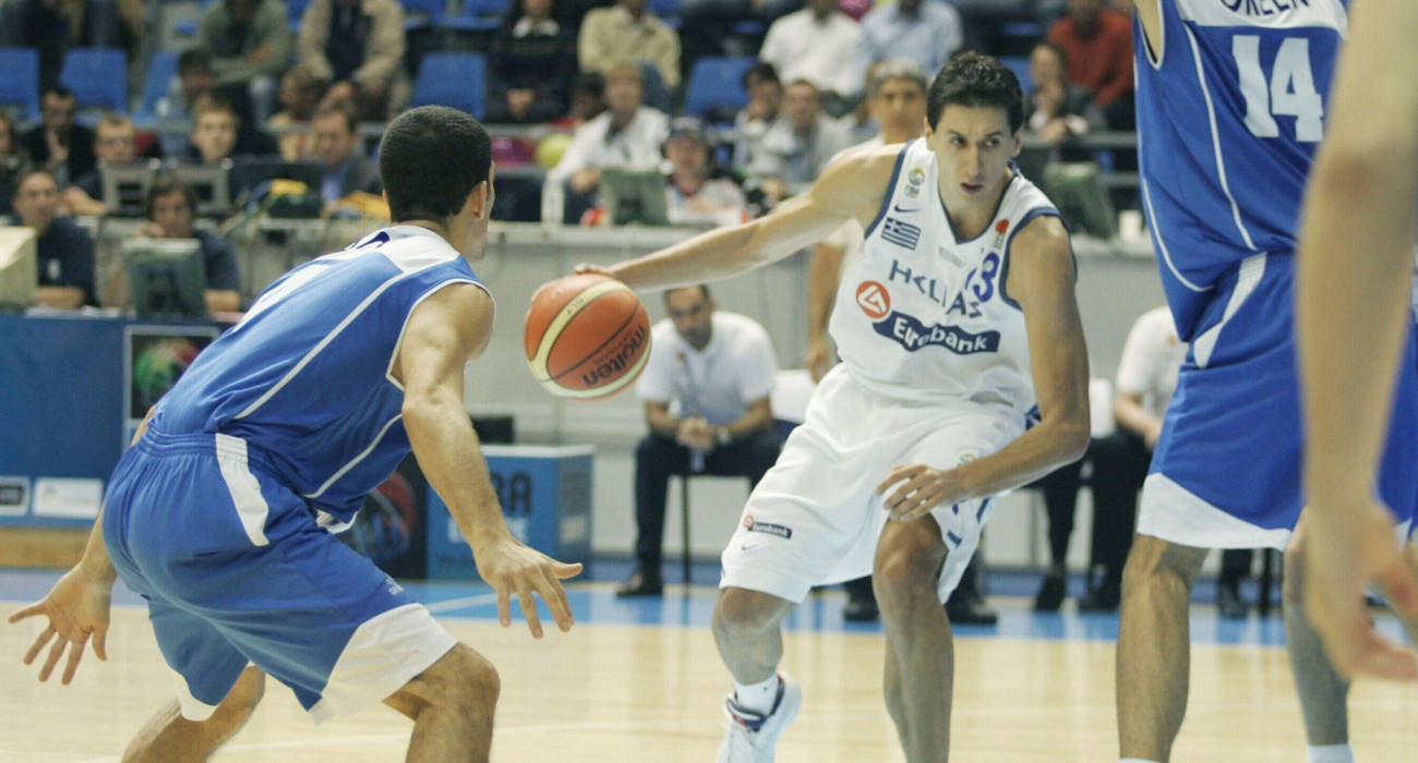 Ο Δημήτρης Διαμαντίδης στον αγώνα του 2005 με το Ισραήλ / Πηγή: Eurokinissi