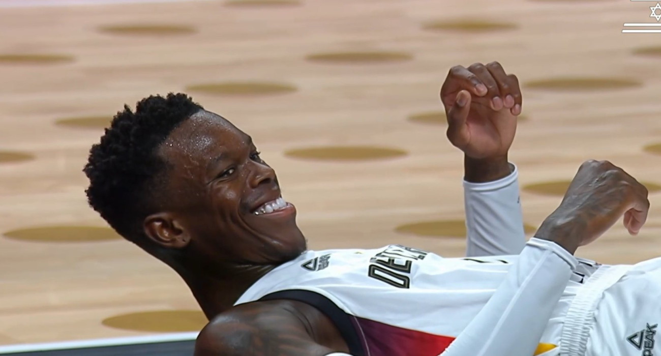 Το χαμόγελο του Σρέντερ στο τέταρτο φάουλ του Ντόντσιτς