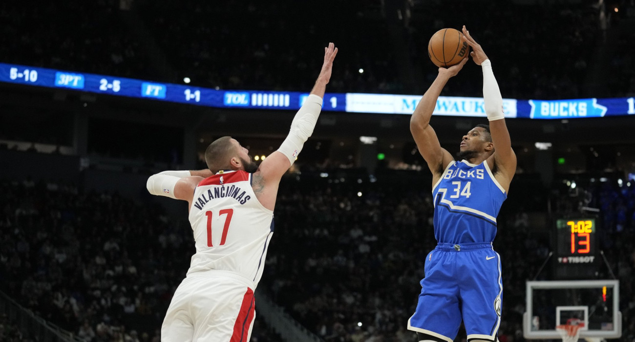 Ο Γιάννης Αντετοκούνμπο εναντίον του Γιόνας Βαλαντσιούνας, Πηγή: Patrick McDermott/Getty Images/Ideal Images