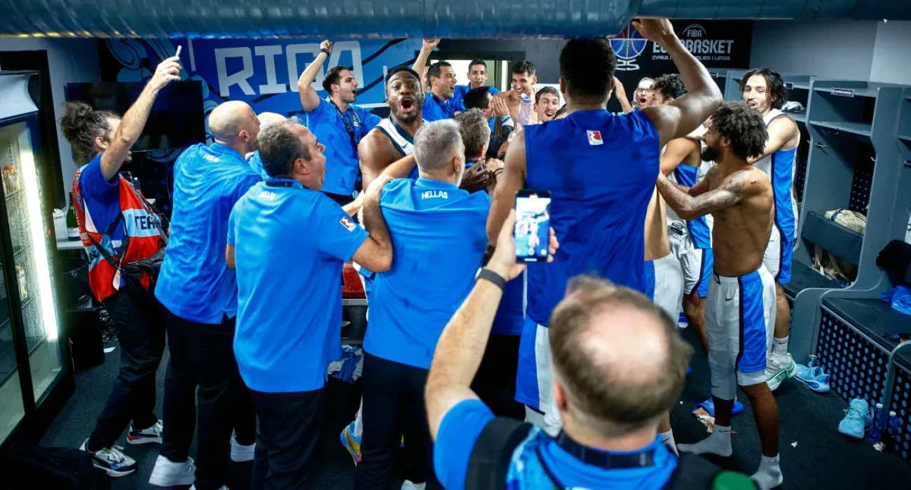 Οι παίκτες της Εθνικής πανηγυρίζουν / Πηγή: FIBA