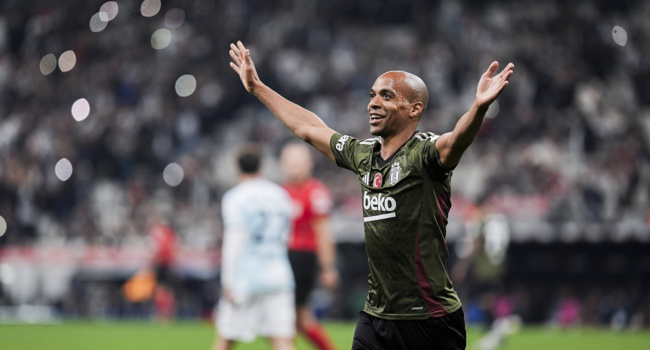 Ο Ζοάο Μάριο με τη φανέλα της Μπεσίκτας / Πηγή: Imago