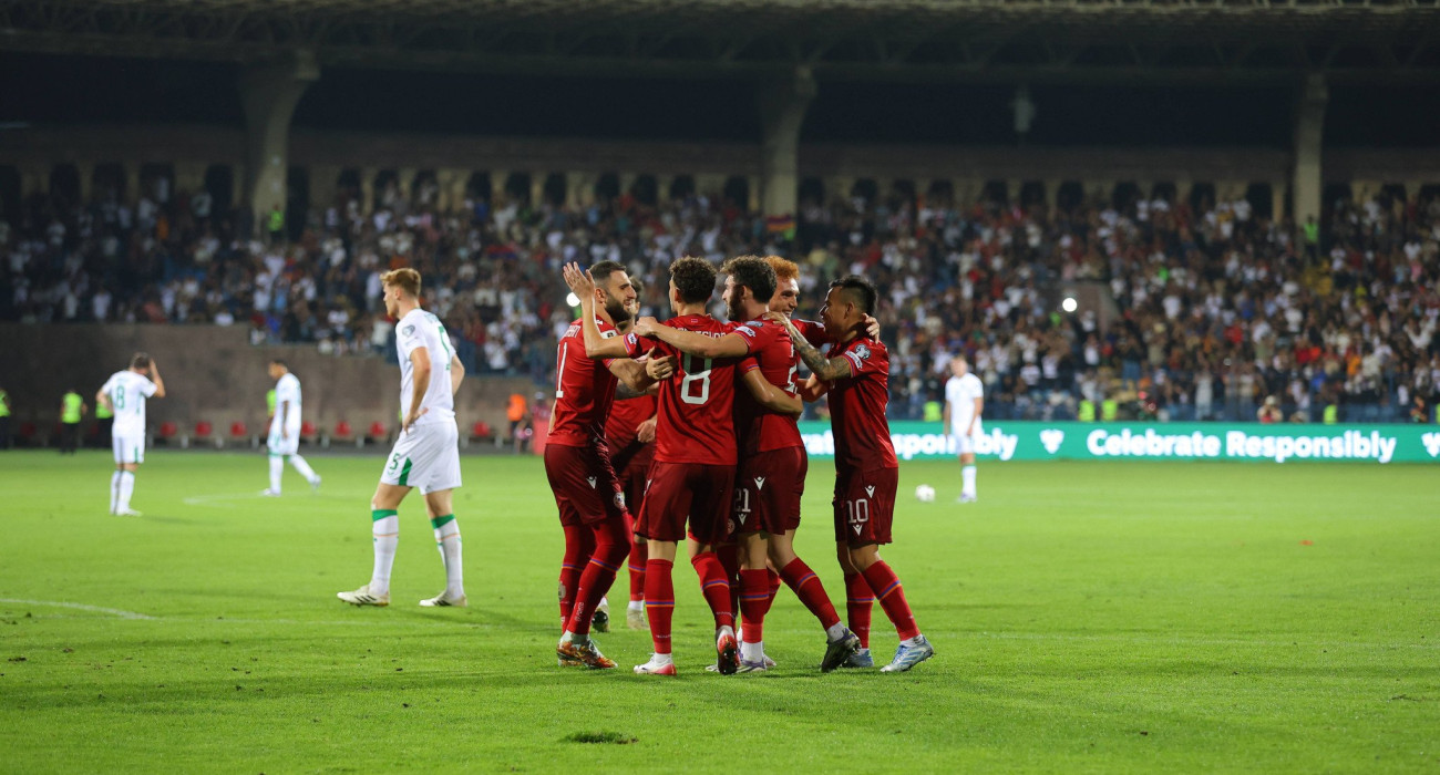 Οι παίκτες της Αρμενίας πανηγυρίζουν τη νίκη τους /Πηγή: Imago