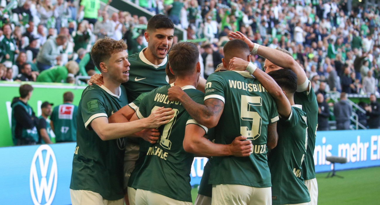Οι παίκτες της Βόλσφμπουργκ πανηγυρίζουν / Πηγή: Imago