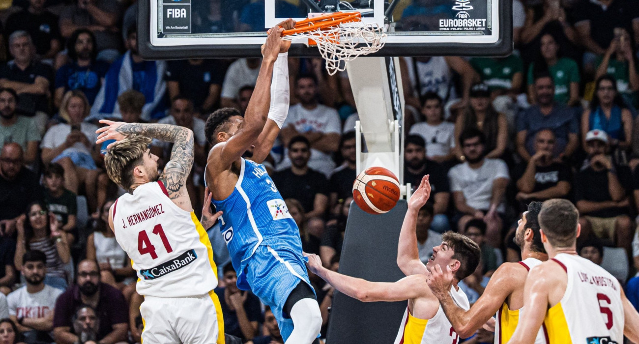 Ο Γιάννης Αντετοκούνμπο στον αγώνα κόντρα στην Ισπανία / Πηγή: FIBA Basketball