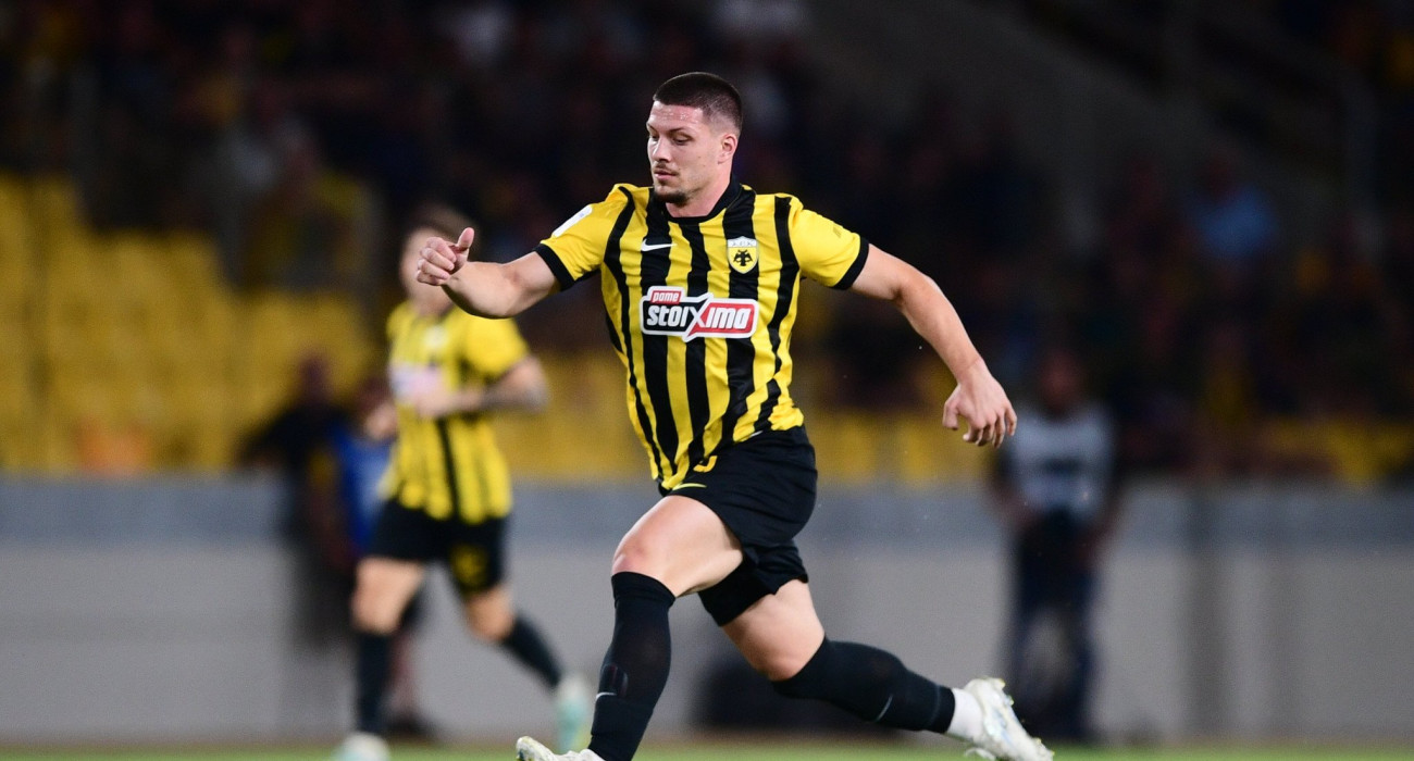 Ο Λούκα Γιόβιτς με την ΑΕΚ / Πηγή: Eurokinissi