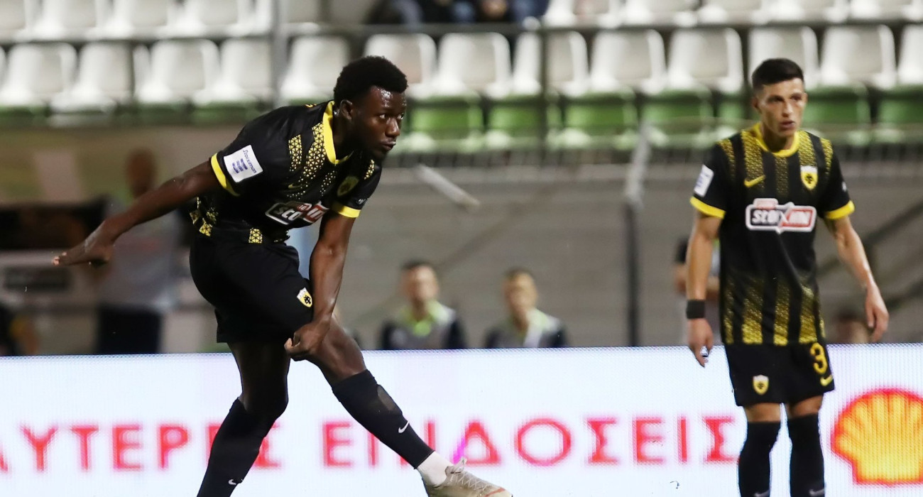 Ο Αμπουμπακαρί Κοϊτά τη στιγμή που κάνει το 1-0 της ΑΕΚ / Πηγή: Intime