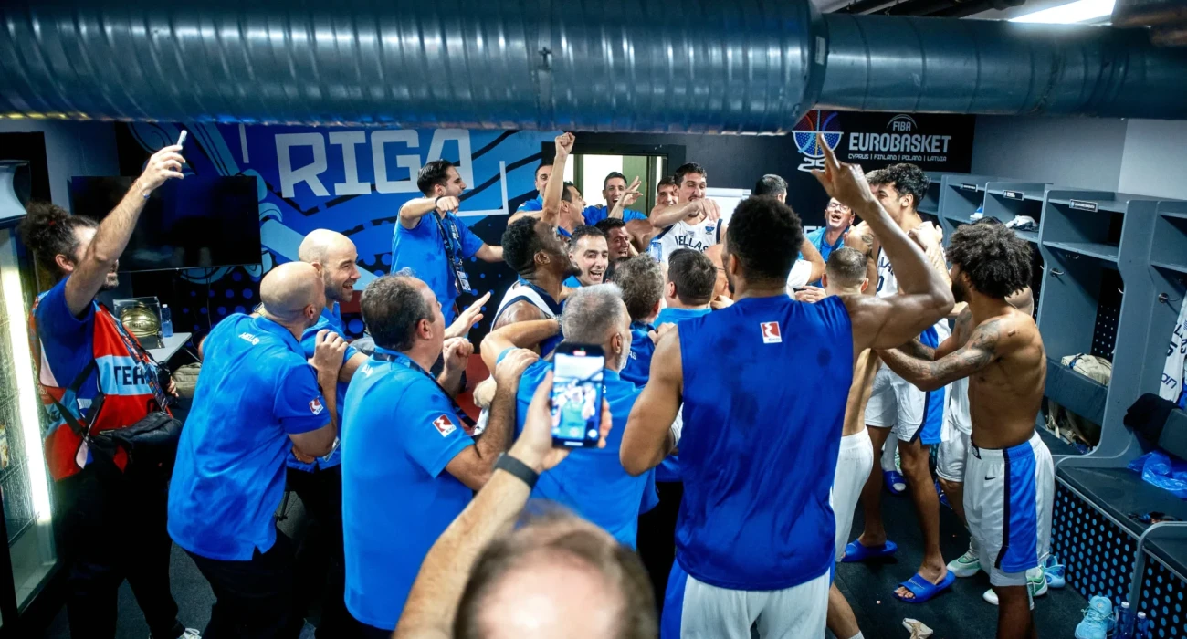 Παιδιά, της Ελλάδος παιδιά...