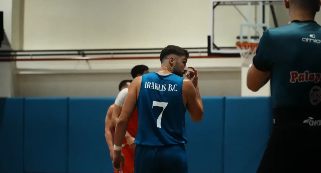 Ο Δημήτρης Μωραΐτης με τη φανέλα του Ηρακλή, Πηγή: Iraklis BC