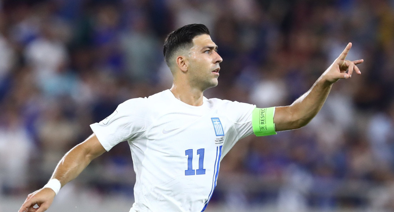 Ο Τάσος Μπακασέτας πανηγυρίζει με την Εθνική Ελλάδας / Πηγή: Eurokinissi