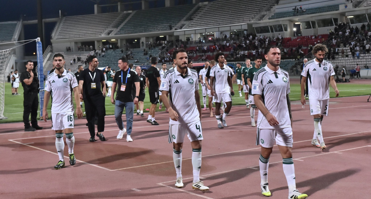 Μια εικόνα, χίλιες λέξεις μετά το «ναυάγιο» του Παναθηναϊκού στο «Πανθεσσαλικό» - ΠΗΓΗ: Eurokinissi