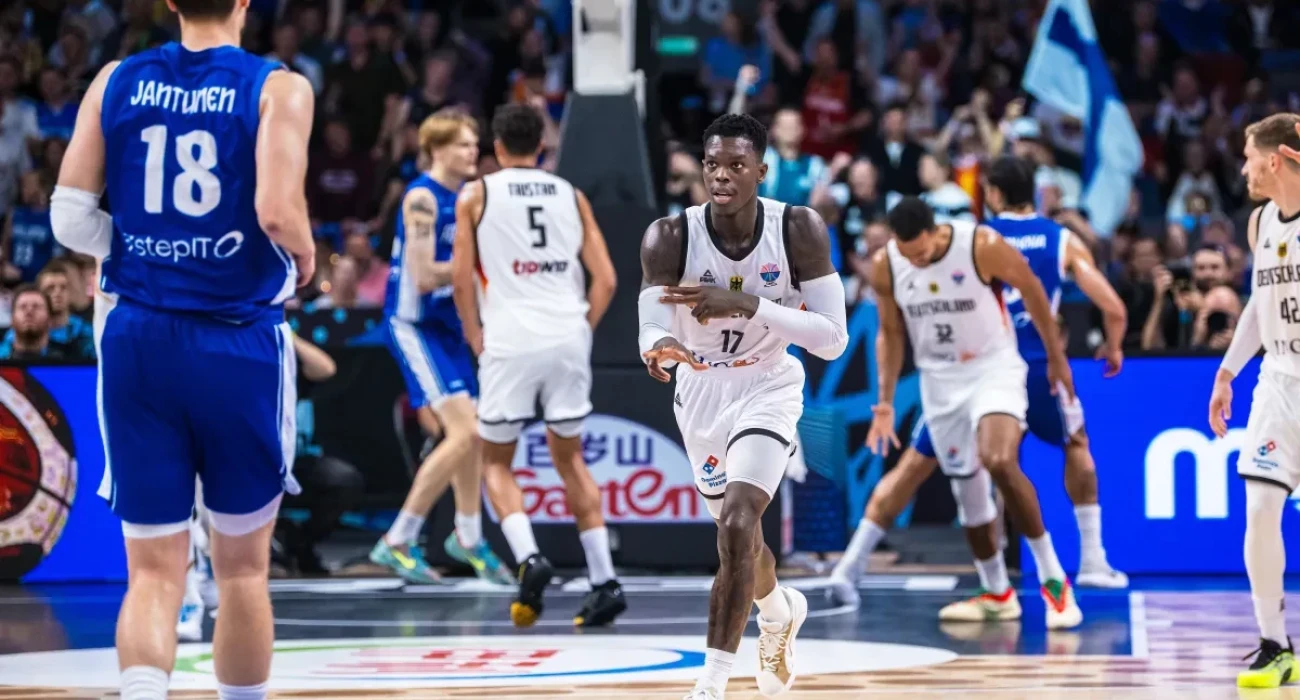 Ο Ντένις Σρόντερ σε παιχνίδι της Γερμανίας, Πηγή: FIBA