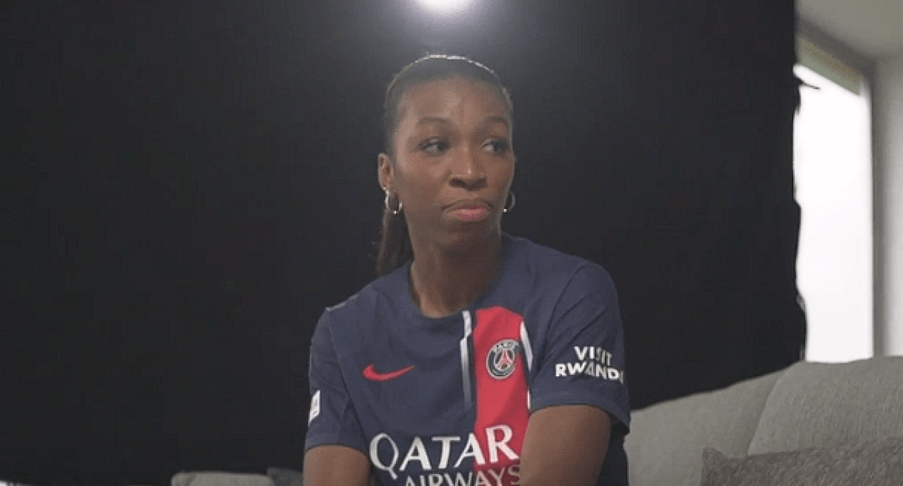 Η Γκρέις Γκεγιόρο με την φανέλα της Παρί / Πηγή: Printscreen