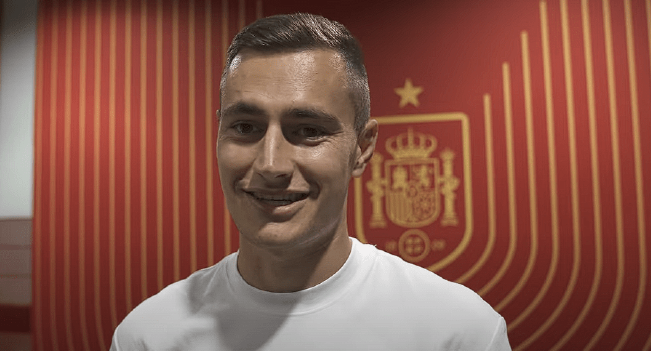 Ο Ντε Φρούτος στην αποστολή της εθνικής ομάδας της Ισπανίας / Πηγή: Printscreen