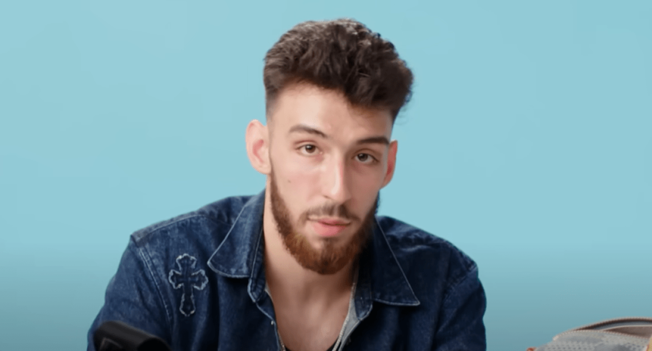 Ο Τσετ Χόλμγκρεν/printscreen