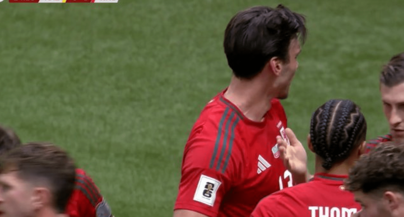 Οι παίκτες της Ουαλίας πανηγυρίζουν / Screenshot