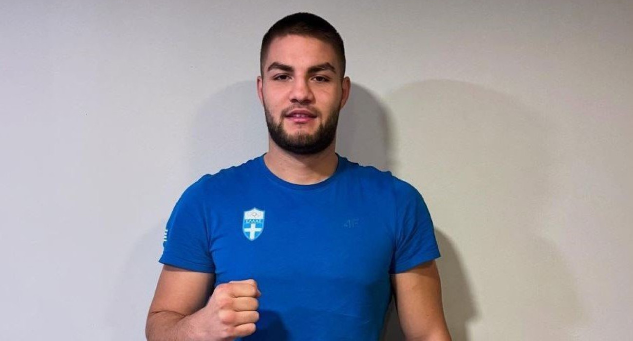 Ο Στυλιανός Ρούλιας με την εμφάνιση της Εθνικής Ελλάδας / Πηγή: Pao1908