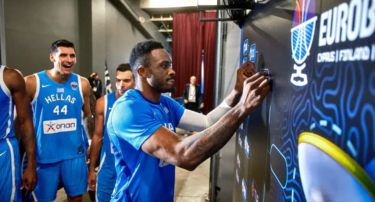 Ο Θανάσης Αντετοκούνμπο βάζει την τελική πινελιά στην πρόκριση / Πηγή: FIBA Basketball