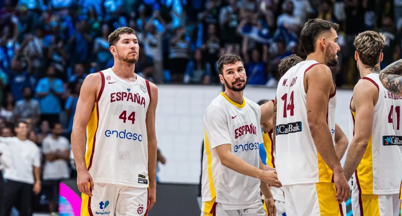 Η Ισπανία μετά τον αποκλεισμό  απέναντι στην Ελλάδα / Πηγή: FIBA