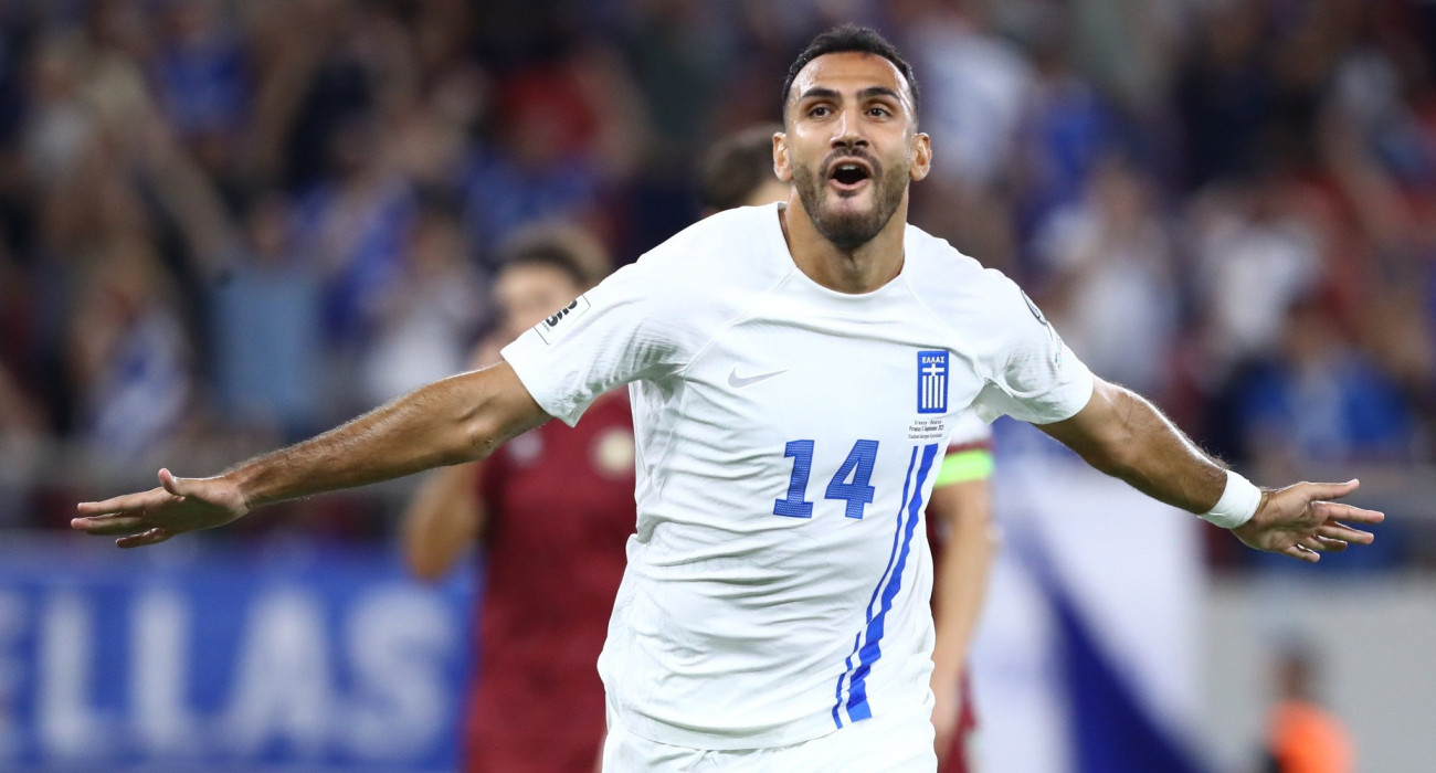 Ο Βαγγέλης Παυλίδης πανηγυρίζει το γκολ με την Εθνική Ελλάδας / Πηγή: Eurokinissi