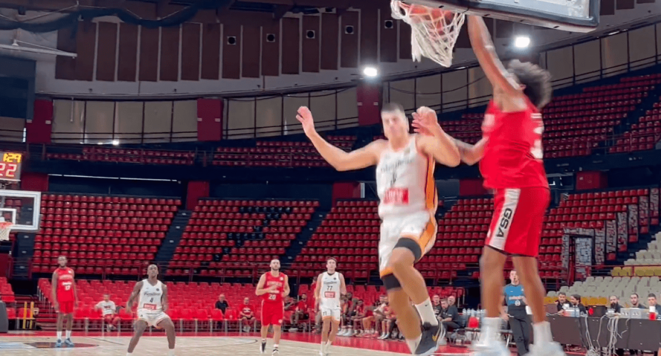 Η φάση με το κάρφωμα του Τάισον Γουόρντ