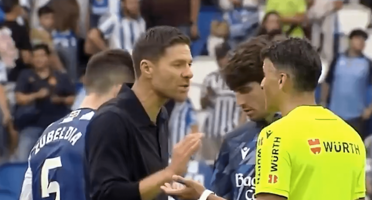 Ο Τσάμπι Αλόνσο με τον Χιλ Μανθάνο / Screenshot