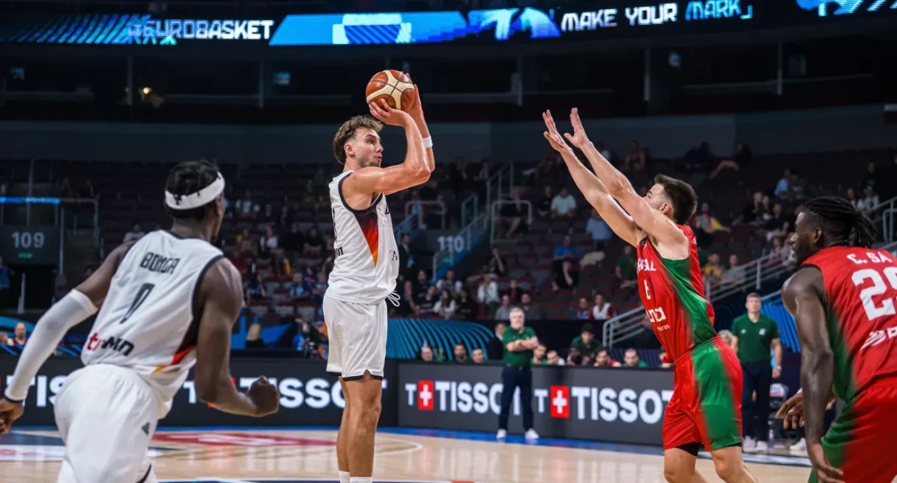 Ο Φραντζ Βάγκνερ εκτελεί τρίποντο / Πηγή: FIBA