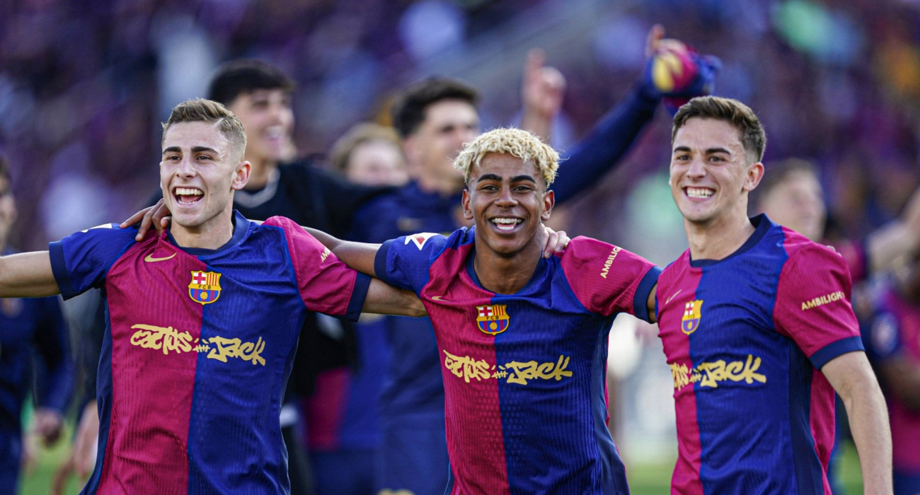 Ο Λαμίν Γιαμάλ πανηγυρίζει με τους Φερμίν Λόπες και Γκάβι / Πηγή: Imago