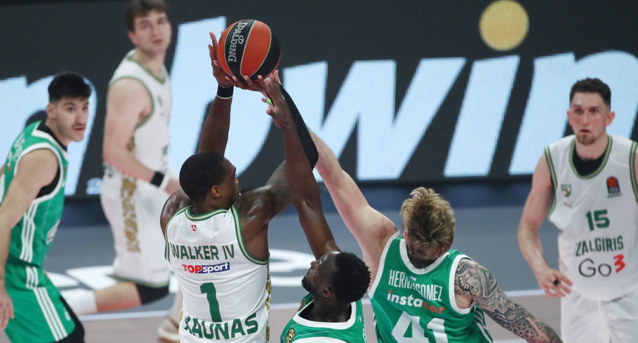 Ο Λόνι Γουόκερ στο ΟΑΚΑ ενάντια στον Παναθηναϊκό / Πηγή: ΙΝΤΙΜΕ