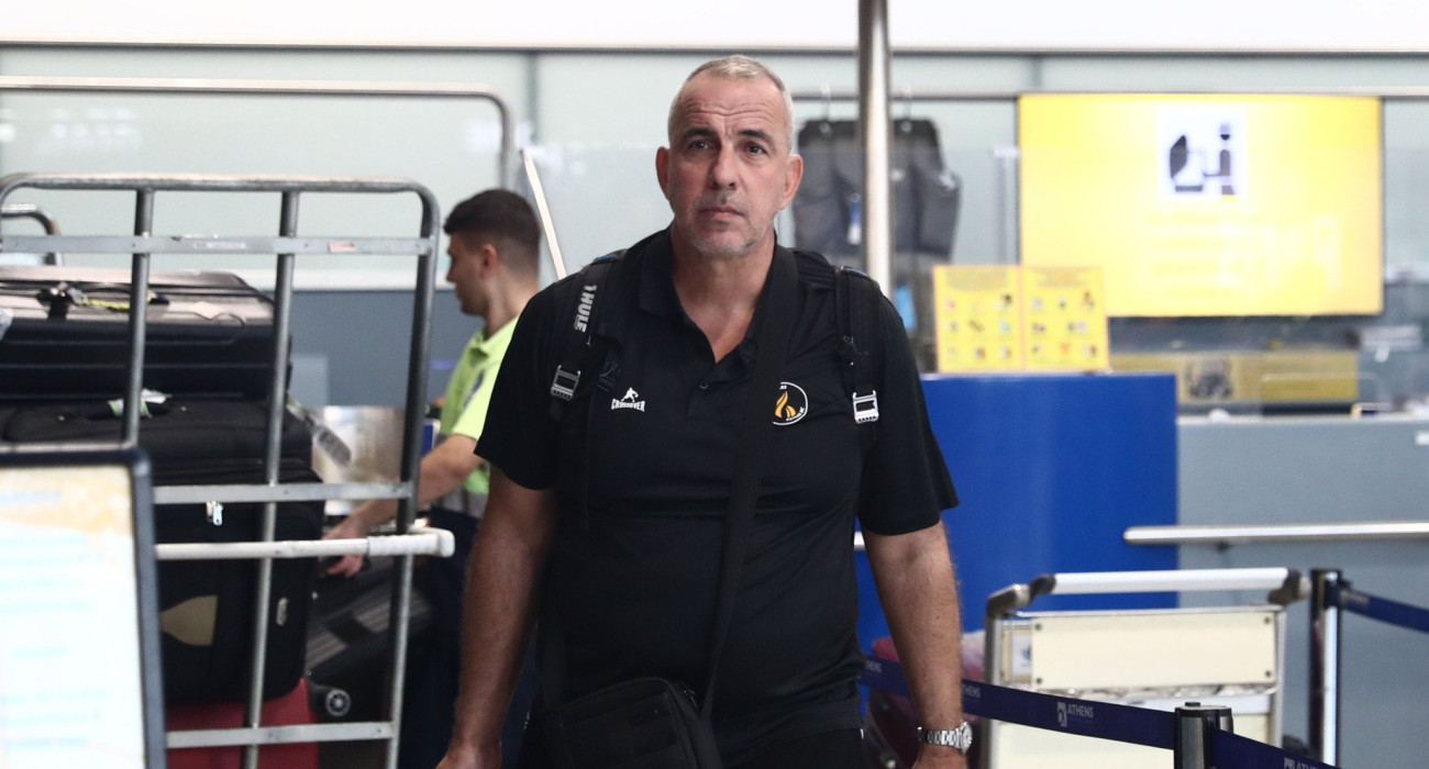 Ο Γιώργος Λιμνιάτης κατά την αναχώρηση του Προμηθέα για Ρόδο/Πηγή: Intime