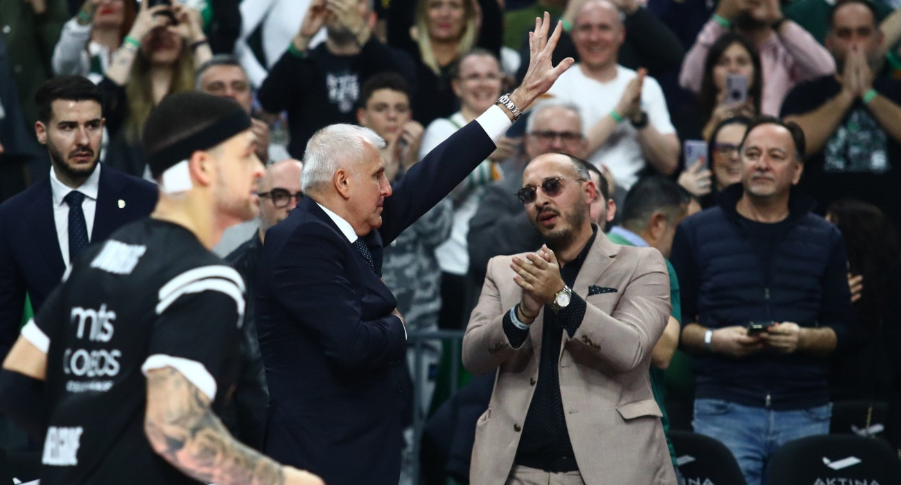 Ο Ζέλικο Ομπράντοβιτς αποθεώνεται στο ΟΑΚΑ από τους φίλους του Παναθηναϊκού, Πηγή: Eurokinissi