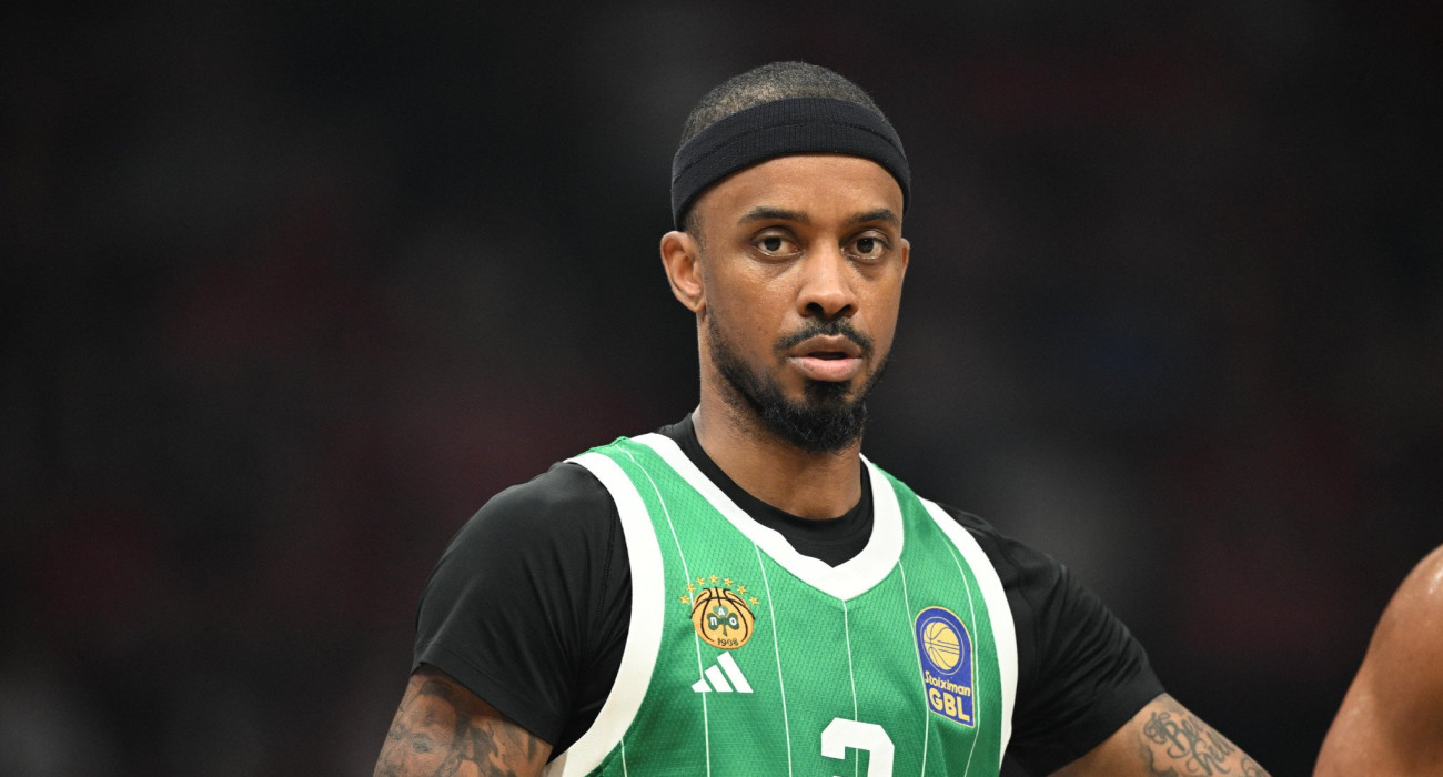 Ο Λορέντζο Μπράουν με τη φανέλα του Παναθηναϊκού/Πηγή: Eurokinissi